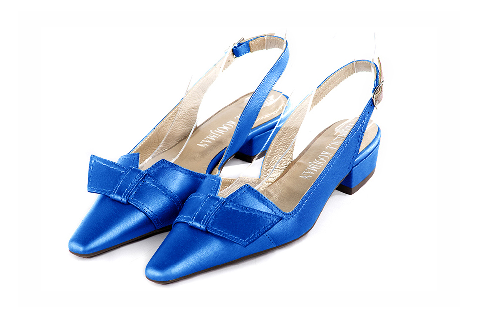 French elegance and refinement for these electric blue dress slingback shoes, with a knot, 
                available in many subtle leather and colour combinations. The pretty French spirit of this beautiful pump will accompany your steps nicely and comfortably.
To be personalized or not, with your materials and colors.  
                Matching clutches for parties, ceremonies and weddings.   
                You can customize these shoes to perfectly match your tastes or needs, and have a unique model.  
                Choice of leathers, colours, knots and heels. 
                Wide range of materials and shades carefully chosen.  
                Rich collection of flat, low, mid and high heels.  
                Small and large shoe sizes - Florence KOOIJMAN